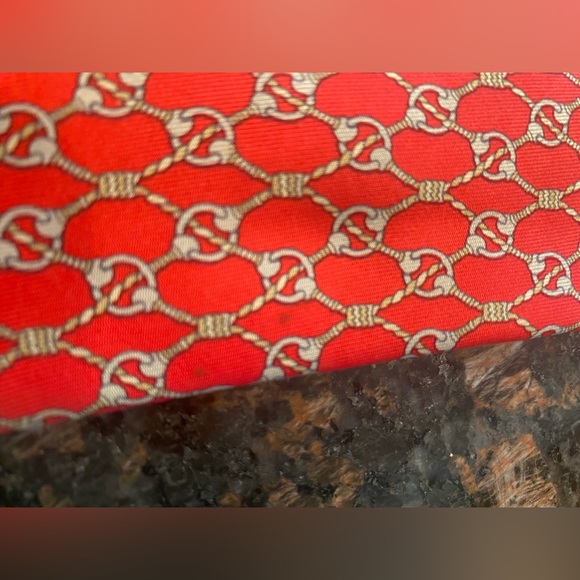 Hermes Chain Classic Pattern Red Silk Necktie - Picture 4 of 4